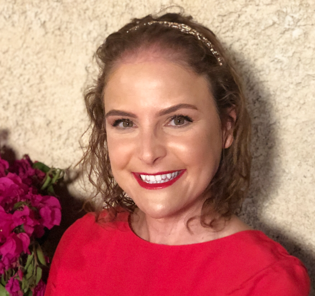 Headshot-up-close-Kira-1